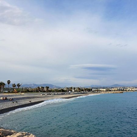 La Villa Castel - Haut De Villa - Parkings- 3 Chambres - 8 Couchages - Jardin - Barbecue Cagnes-sur-Mer Luaran gambar