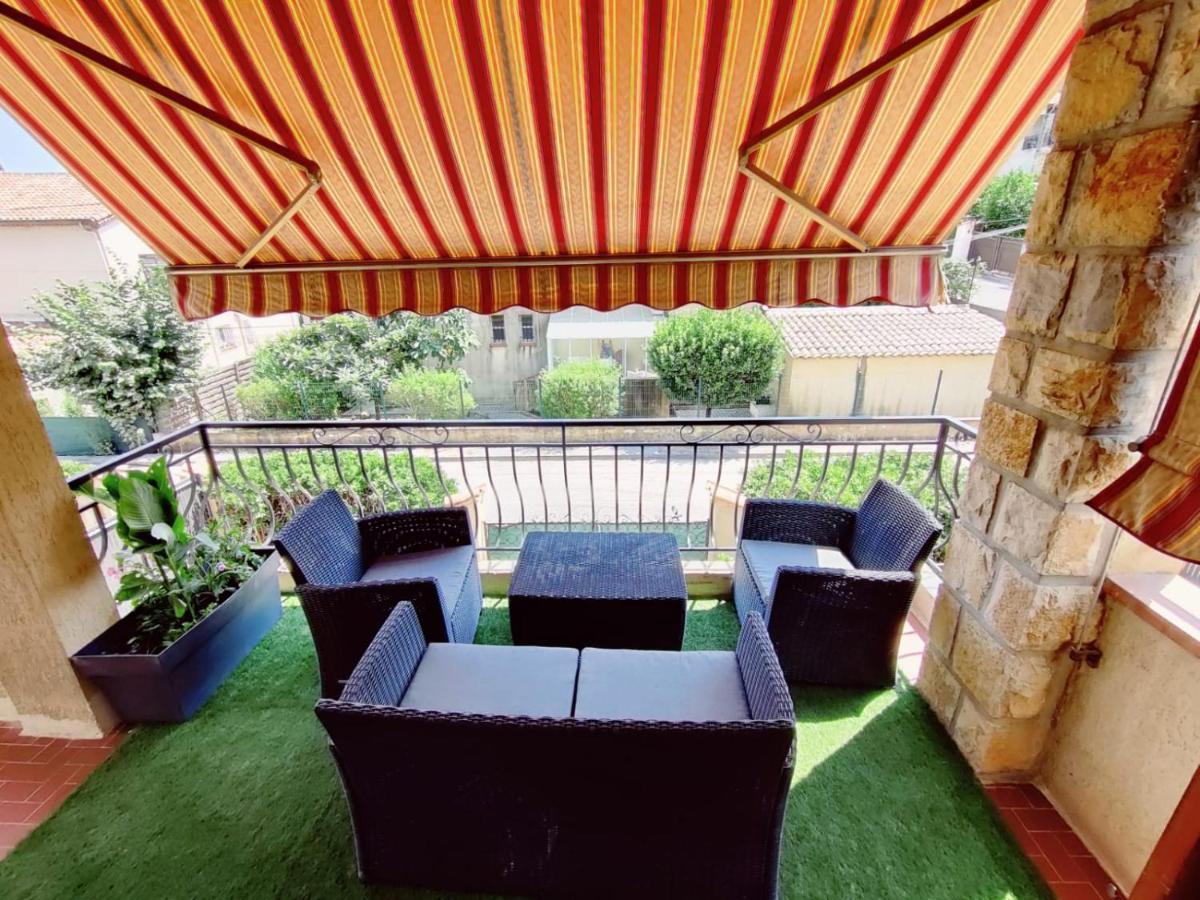 La Villa Castel - Haut De Villa - Parkings- 3 Chambres - 8 Couchages - Jardin - Barbecue Cagnes-sur-Mer Luaran gambar