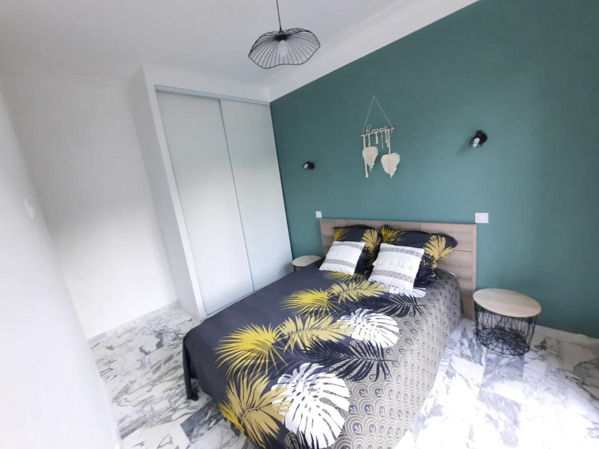 La Villa Castel - Haut De Villa - Parkings- 3 Chambres - 8 Couchages - Jardin - Barbecue Cagnes-sur-Mer Luaran gambar