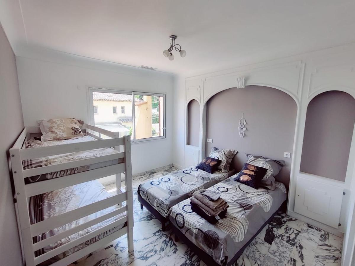 La Villa Castel - Haut De Villa - Parkings- 3 Chambres - 8 Couchages - Jardin - Barbecue Cagnes-sur-Mer Luaran gambar
