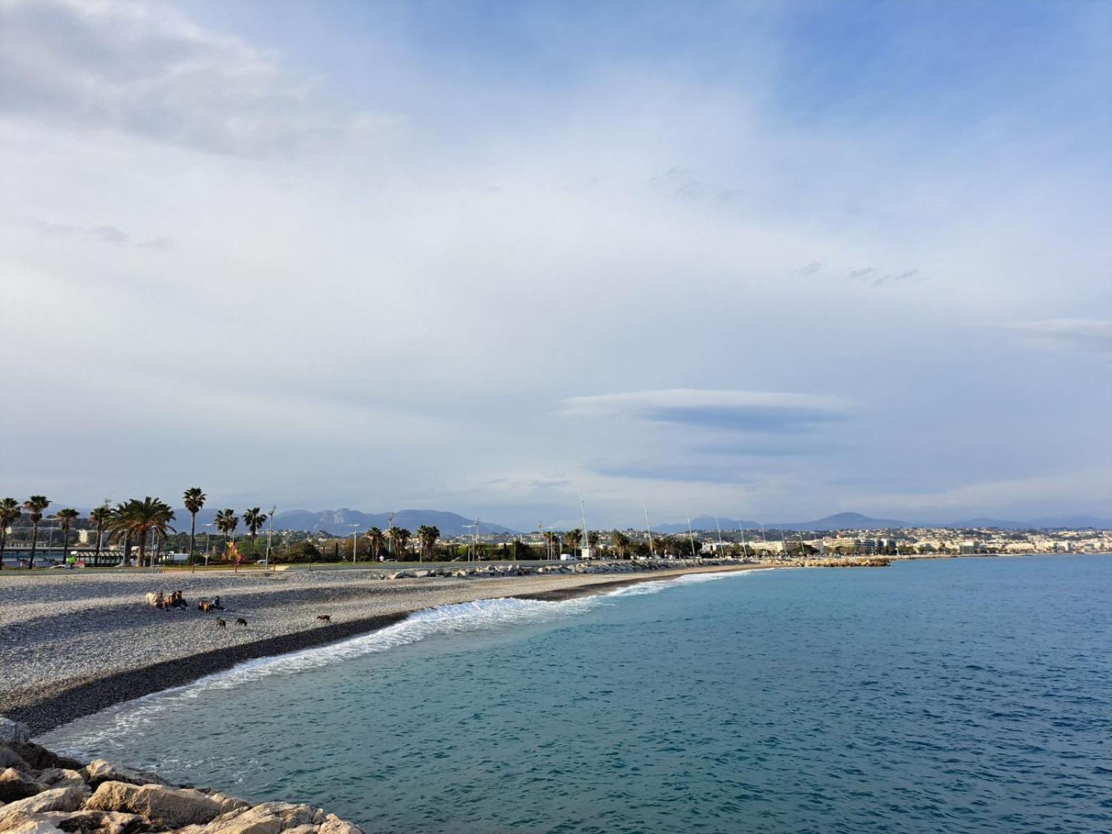 La Villa Castel - Haut De Villa - Parkings- 3 Chambres - 8 Couchages - Jardin - Barbecue Cagnes-sur-Mer Luaran gambar